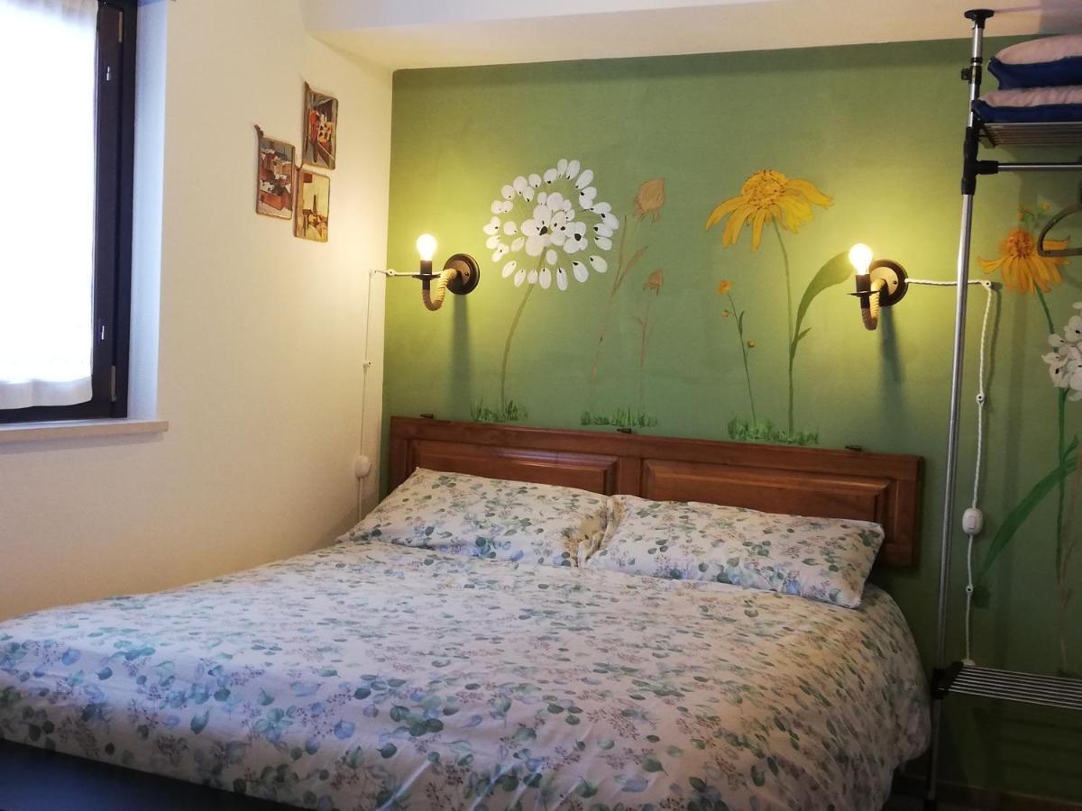 B&B Interno Sg - Monolocale Λ' Άκουιλα Εξωτερικό φωτογραφία