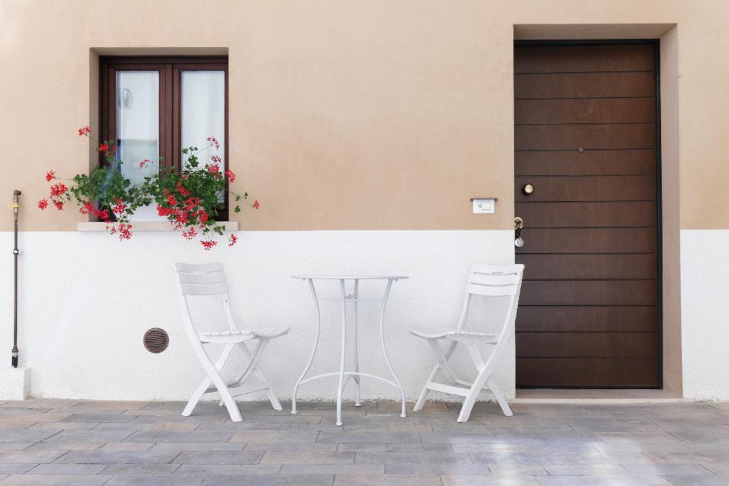 B&B Interno Sg - Monolocale Λ' Άκουιλα Εξωτερικό φωτογραφία